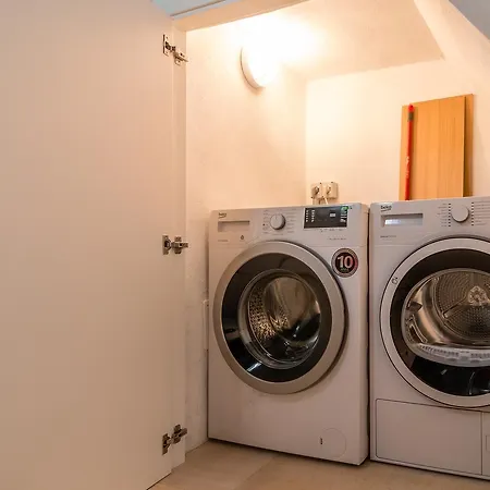 Saint Mark's Basilica @200 Meters