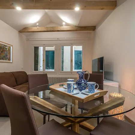 Saint Mark's Basilica @200 Meters Apartamento