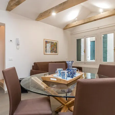 Saint Mark's Basilica @200 Meters *